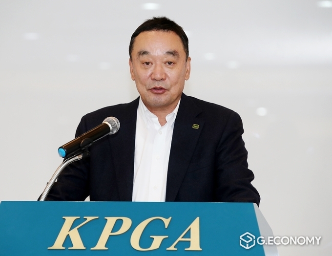 고(故) 신춘호 회장 빈소를 방문한 KPGA 구자철 회장 (사진 : KPGA)