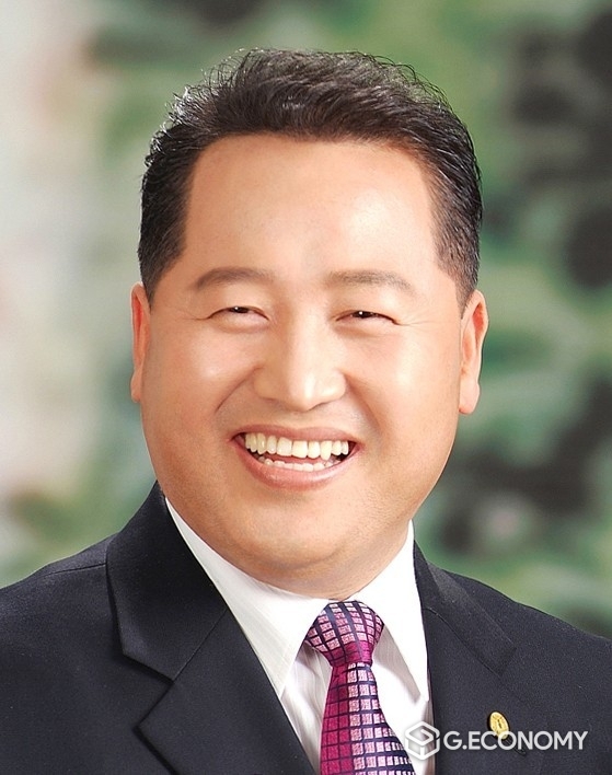 ▲이창호(李昌虎) 한중교류촉진위원회 위원장, <안중근 평전> 저자
