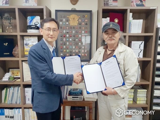 (주)알지코드(최영대표)와 (주)휴먼라인(이인태 대표)가 헐스 케어 플랫폼 사업 모델 공동 구축하기 위해 업무 협약을 체결했다. 