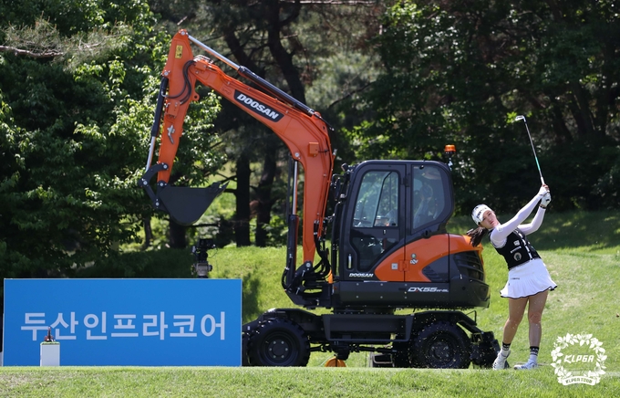 박현경 2021두산매치플레이 챔피언십 1R 7번홀 티샷 (사진 : KLPGA)