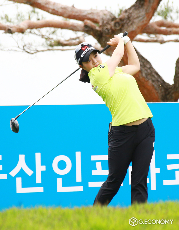 2021 두산 매치플레이 챔피언십 김리안 티 샷 (사진 : 조도현 기자)