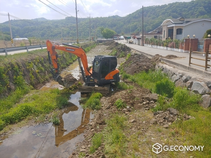 임실군 신평면, 장마철 대비 하천 정비사업 추진(사진=임실군청)