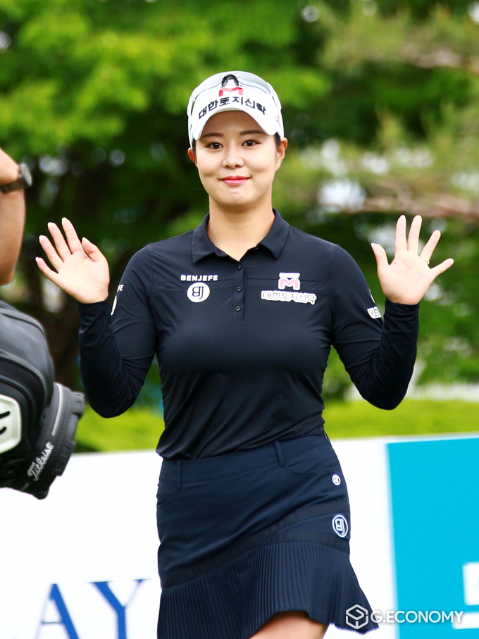 잘 치고 올게요...2021 두산 매치플레이 챔피언십 3R 김리안 (사진 : 조도현 기자)