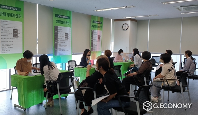 전북도, 노인보호 전문 인력 맞춤형 현장 취업(사진=전북도청)