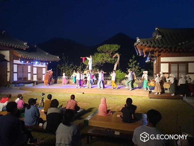 임실군, 한옥자원활용 야간상설공연 진행(사진=임실군청)