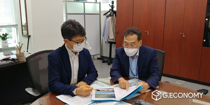 전북도, 국가예산 핵심사업 확보위한 총력 / 김완섭 예산총괄심의관-최훈 행정부지사(자료제공=전북도청)
