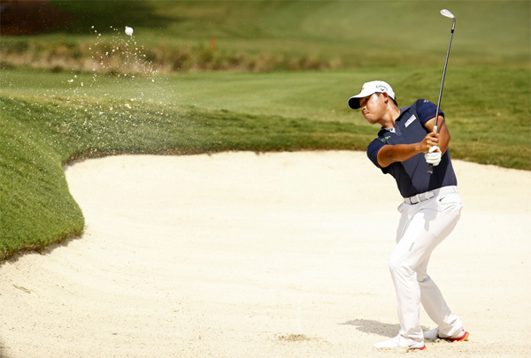 16일(한국시간) 열린 PGA 투어 윈덤 챔피언십 최종일 연장 2차전에서 김시우가 벙커샷을 하고 있다.(사진 : AFP 연합뉴스)