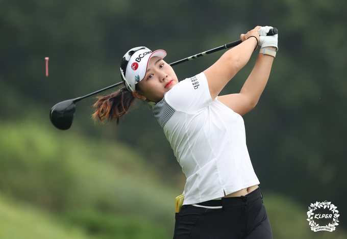 김희지 한화클래식 2021 2R 11번홀 티 샷 (사진 : KLPGA)