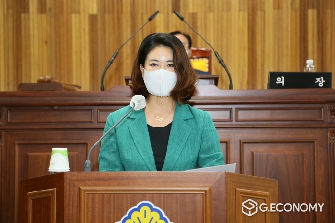 충북 영동군의회 정은교 부의장 모습.