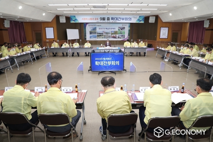 유진섭 시장, 15일 확대간부회의 열고 본예산 편성 등 현안업무 점검(사진=정읍시청)