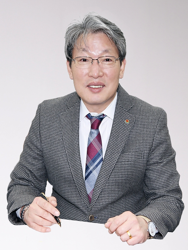 유진섭 시장, 대한민국을 빛낸‘제7회 2021년 자랑스러운 인물 대상’ 수상(사진=정읍시청)