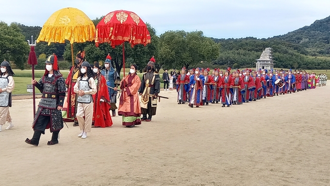 유네스코 세계문화유산지구에서의 행렬(자료제공=(사)마한백제문화예술제전위원회)