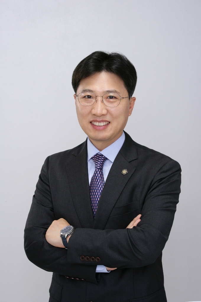 사진: 김효식 변호사