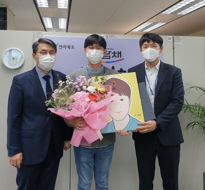 사진=전북도, 이달의 혁신주인공 농산유통과 신희운 주무관 선정