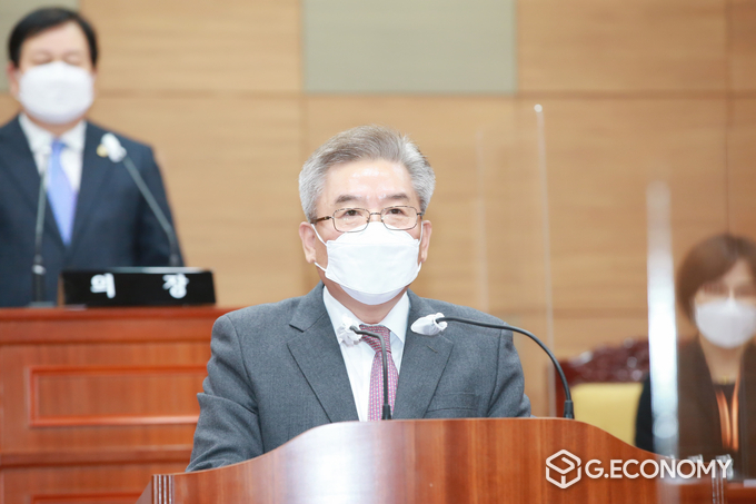 사진=제249회 화순군의회 정례회 구충곤 화순군 입장발표