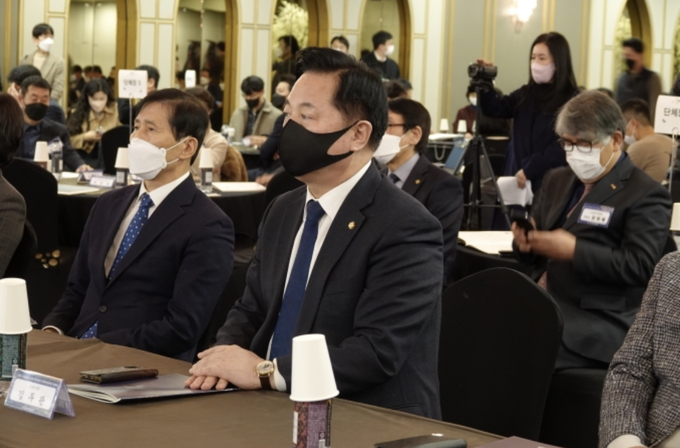 사진=김두관 의원, 소상공인연합회 주관 ‘2021초정대상’ 수상
