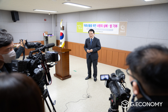 문기주 ㈔한국e스포츠진흥협회 총회장이 취재진과 인터뷰를 하고있다. ⓒ이창희 기자