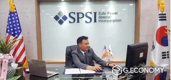 새 해 사업 구상중인 이만재 회장