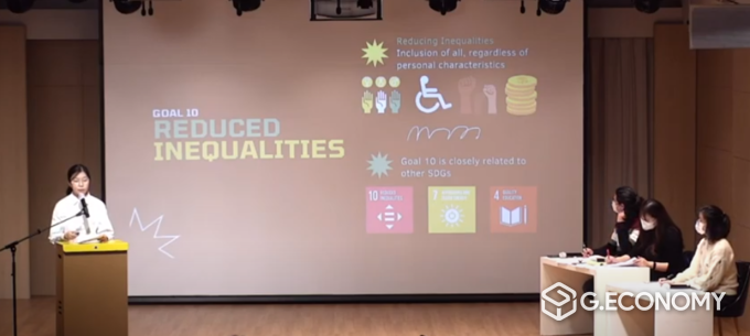 SDGs#10 불평등에 관련된 주제로 발표한 송민주 학생