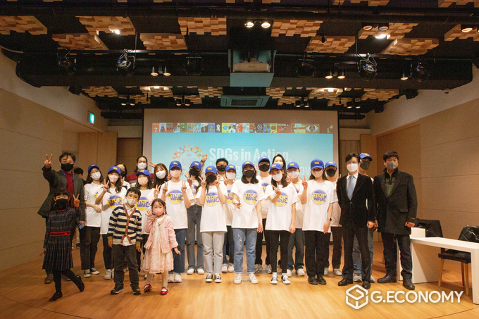 SNSJTV STOPWAR 캠페인, 단체사진.