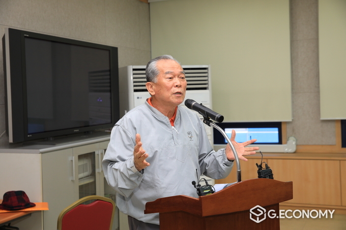 안용태 이사장이 세미나에서 발표하고 있다. 사진=이상효