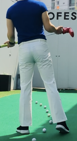 경사가 있다면 낮은 쪽으로 몸이 기울어 진다