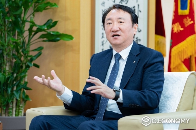 권준학 농협은행장이 농업금융 전문은행으로서의 NH농협은행 역할에 대해 이야기하고 있다(NH농협은행)
