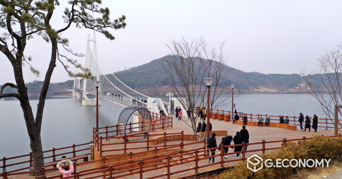 사진= 수변 테크길 (논산시 제공)