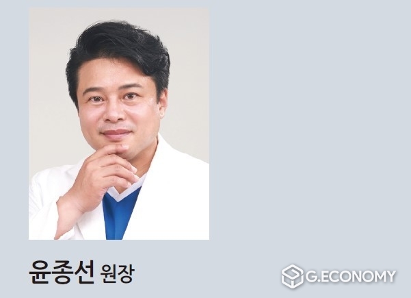 <br>
•슈퍼맨비뇨기과 강남점 대표원장<br>
•비뇨기과 전문의<br>
•대한미용외과 해외 협력 이사<br>
•맨앤모델아카데미 대표<br>
•딘스클럽 임상지도의<br>
• 유튜브 채널 : ‘슈퍼맨비뇨기과’,<br>
‘닥터성의학’<br>
•저서 : 슈퍼맨 윤샘의 중국이야기