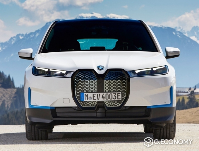 BMW IX 시리즈(사진=네이버 자동차)