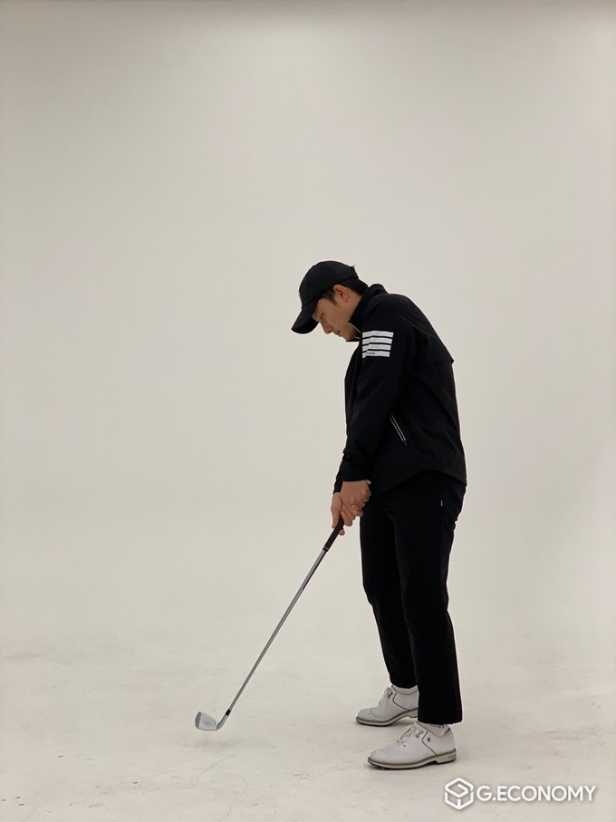 손과 몸이 너무 가깝다