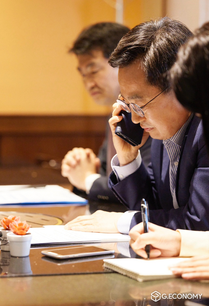 김동연 경기도지사가 글렌 영킨 버지니아 주지사와 전화 통화를 통해 양 지역 간 관계 활성화를 위해 노력하기로 합의했다. (사진= 김동연 경기도지사 페이스북)