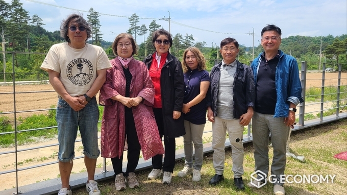 평창 간담회에서 임원국 홍천·양평·횡성군 회장, 진흥원 전옥이 이사장, 이은수 케이스포미디어 회장, 유경희 사무국장, 신경섭 이사, 연합회 정민호 회장, 기념사진/ 뉴스아이이에스