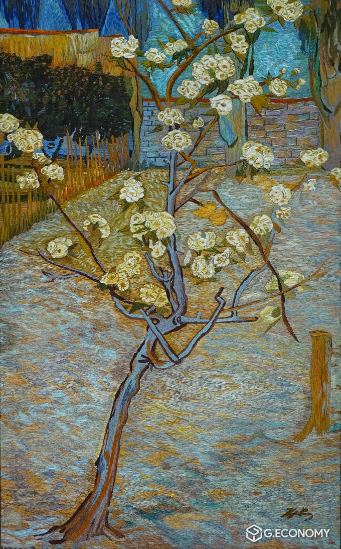 혼자수로 작업한 〈꽃핀 작은 배나무〉 Small pear tree in blossom by Gogh 빈센트 반 고흐 1888년 작 캔버스에 유채 73.6×46.3㎝ 반고흐미술관 소장