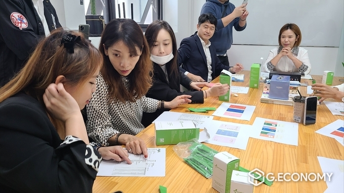 엔피케이(주) 서울 사무실에서 (주)티씨에프씨 진영 대표와 대만 MCN기업 ‘러브한 컴퍼니’ 왕리팅(Wang li ting) 대표 등/뉴스아이이에스
