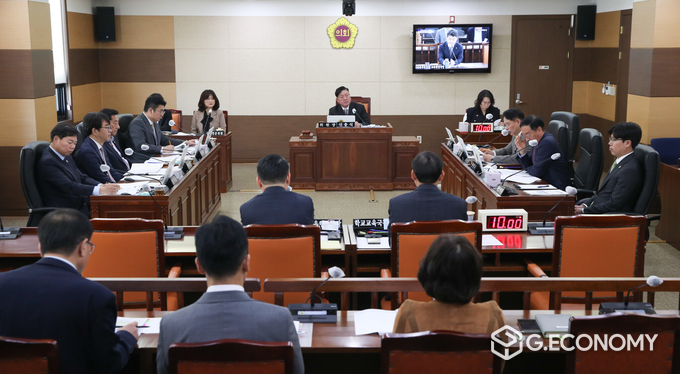 인천광역시의회 교육위원회(위원장 신충식)