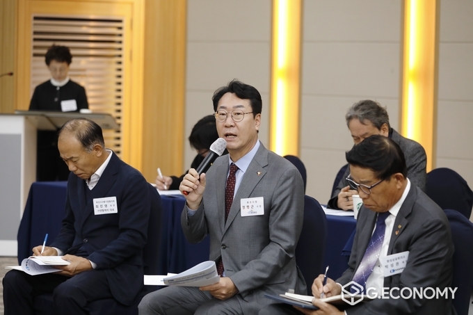 정명근 시장이 화성시수출기업협의회 소통간담회에서 발언하고 있다.(화성시 제공) 