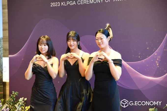 2023 KLPGA 시상식에서 루키 3인방