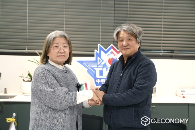 ㈜이스포츠프롬 전옥이 대표와 이유찬 e스포츠융합계열과 학과장(교수)가 2016년 이후 ‘맞손’ 뉴스아이이에스