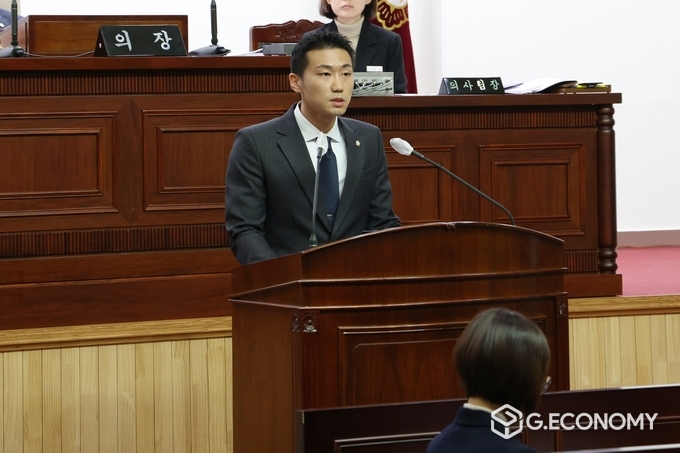 박상현 의원이 지난 11월 21일 제270회 군포시의회 임시회 제2차 본회의에서 발언하고 있다.