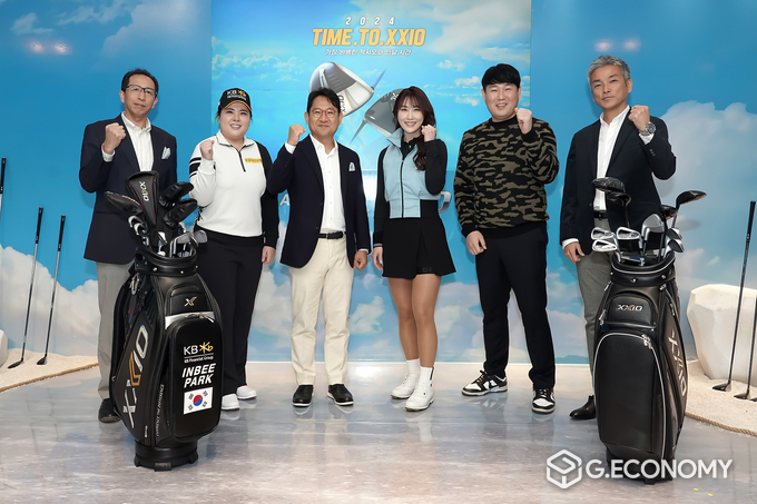 (왼쪽부터) 개발자 오야마 히토시, 박인비, 홍순성 대표, 김하늘, 양의지, 개발자 이구치 코타로