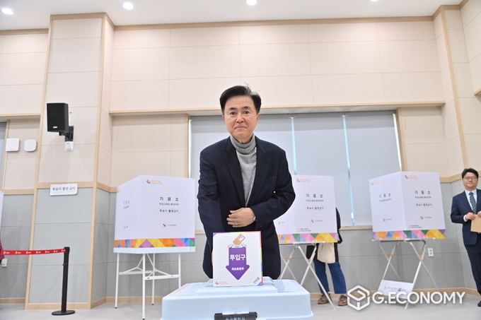 김태흠 충남지사, ‘22대 총선 사전투표 실시’(충남도: 제공)