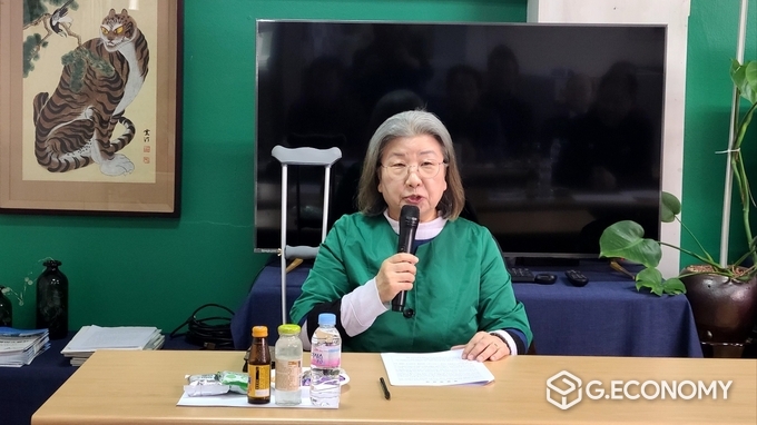 국제e스포츠진흥원 전옥이 이사장이 이사진들과 간담회를 진행하고 있다/뉴스아이이에스