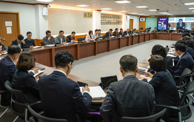 목포시가 시정현안회의를 개최하고, 국립목포대 의과대학 유치를 결의했다.