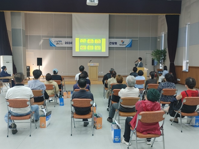 1.사진자료(법성포굴비거리 음식점 영업주 간담회 개최) (1)