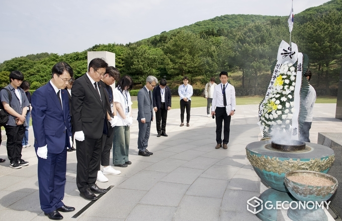 제주 4.3평화공원 참배