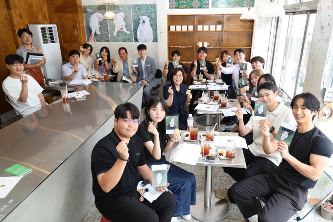 김보라 안성시장이 지역 내 대학생 연합회 회원들이 참석한 가운데 간담회를 진행했다. /안성시제공