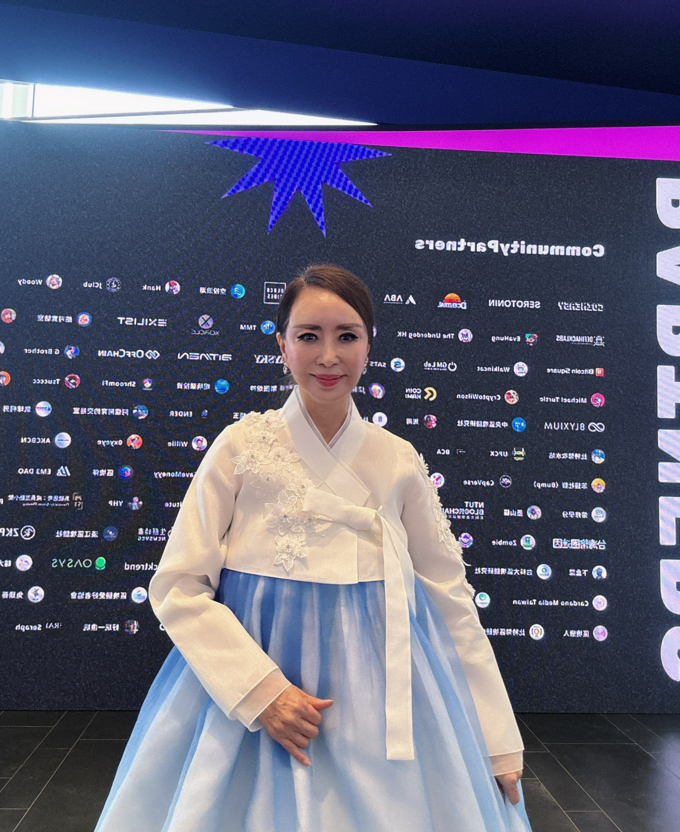 행사에 참석한 색채화가 김민경 작가 (사진=한국케엠케색채연구소)