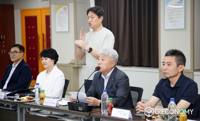 29일(목) 한전산업개발 기업 탐방 행사에서 한전산업개발 함흥규 사장이 환영사를 전하고 있다.