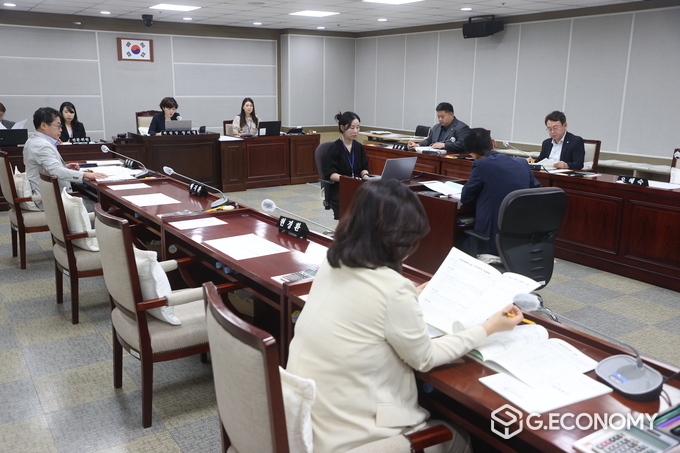 수원시의회 문체위 전경./사진=수원시의회
